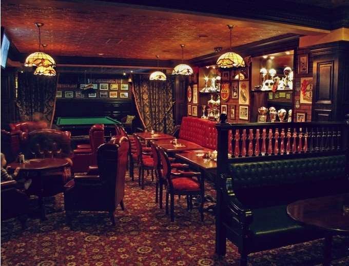 Роял уралмаш екатеринбург. Royal pub Restaurant Екатеринбург. Роял паб на Победы 51. Ресторан Роял паб Екатеринбург. Роял паб Уралмаш.